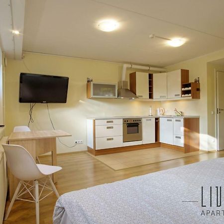 Sunny Studio With Parking, Self-Check-In & Wi-Fi Tallinn Ngoại thất bức ảnh